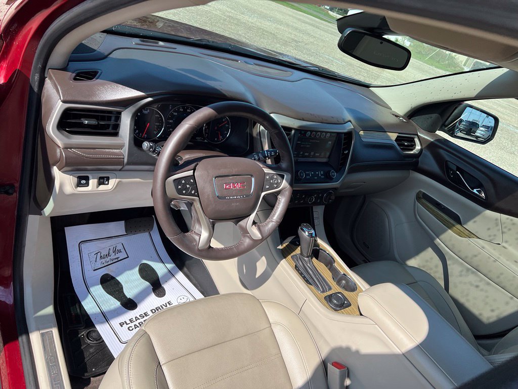 Used 2017 GMC Acadia Denali w/ Technology Package AWD/4WD image 28