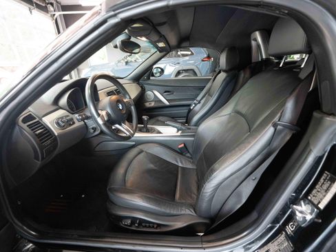 Used 2004 BMW Z4 2.5i RWD image 9