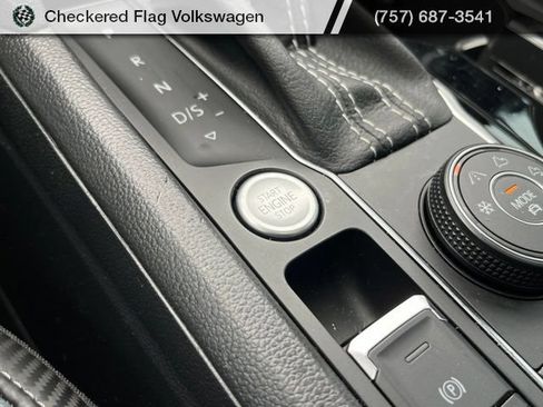 Used 2023 Volkswagen Atlas Cross Sport SEL R-Line AWD/4WD image 46