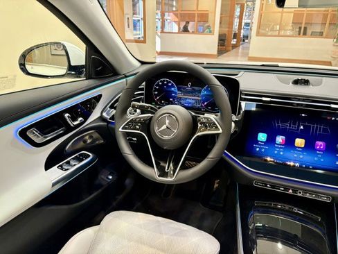 New 2026 Mercedes-Benz E 450 4MATIC Sedan image 9