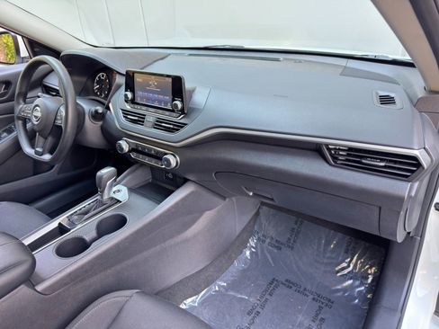 Used 2023 Nissan Altima 2.5 S FWD image 13