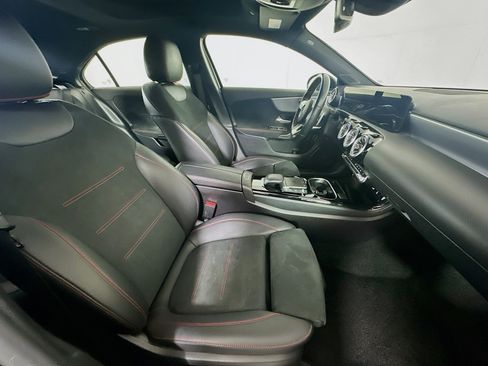 Used 2022 Mercedes-Benz A 220 4MATIC image 30