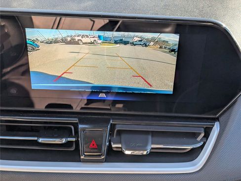 Used 2025 Chevrolet TrailBlazer LT image 24