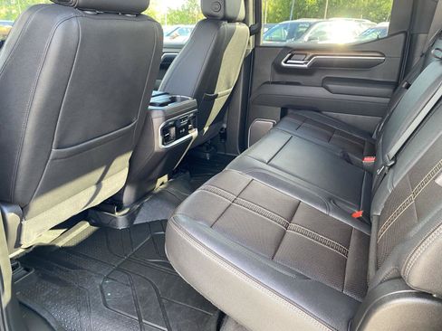 Used 2025 Chevrolet Silverado 1500 High Country AWD/4WD image 15