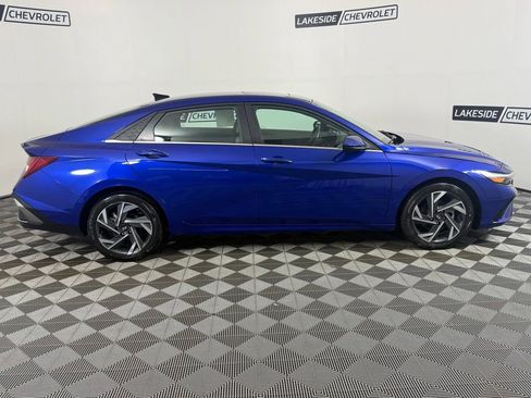 Used 2025 Hyundai Elantra SEL FWD image 7
