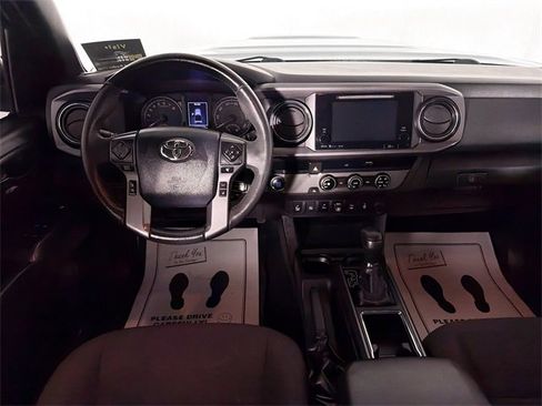 Used 2018 Toyota Tacoma TRD Sport w/ Technology Package image 22