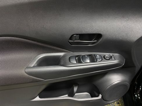 Used 2018 Nissan Kicks S image 8