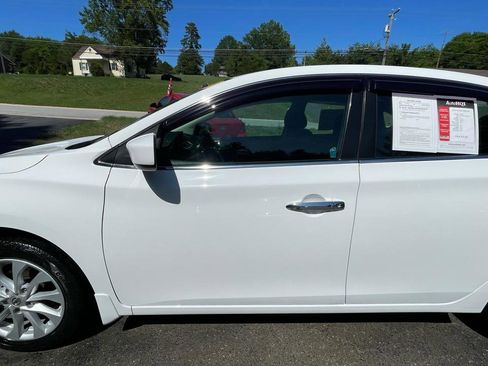 Used 2019 Nissan Sentra SV FWD image 3