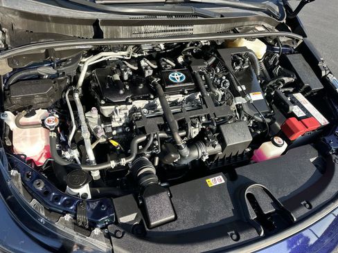 Used 2022 Toyota Corolla LE image 9
