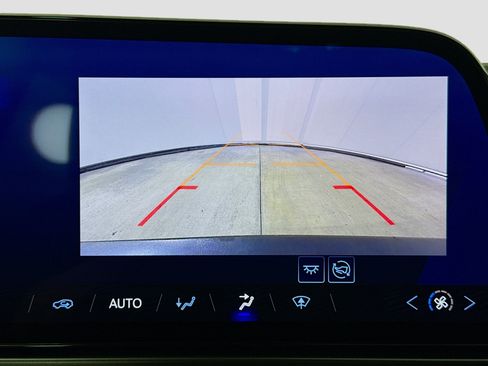 Used 2025 Chevrolet Equinox EV LT image 14