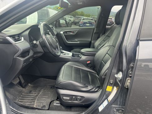 Used 2019 Toyota RAV4 XSE w/ Carpet Mat Package AWD/4WD image 12