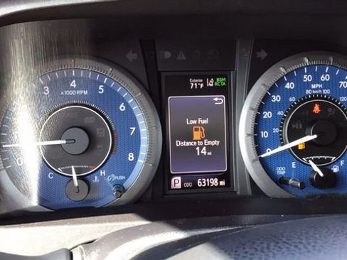 Used 2020 Toyota Sienna XLE image 29