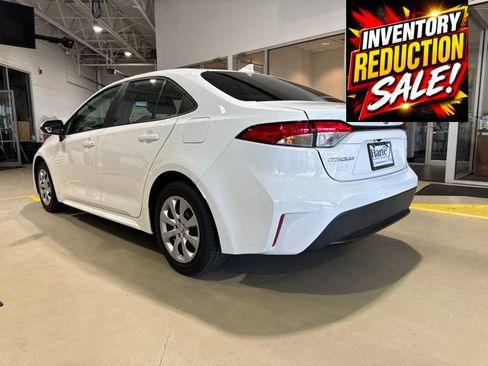 Used 2022 Toyota Corolla LE FWD image 15