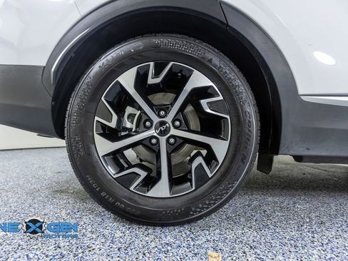 Used 2024 Kia Sportage EX image 43