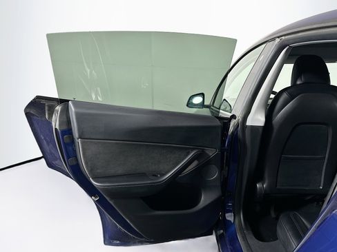 Used 2021 Tesla Model Y Long Range image 26