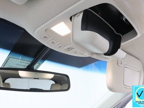 Used 2018 Ford Edge Titanium w/ Equipment Group 301A image 17