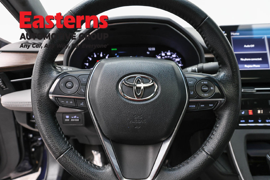Used 2022 Toyota Avalon XLE w/ Moonroof Package FWD image 11