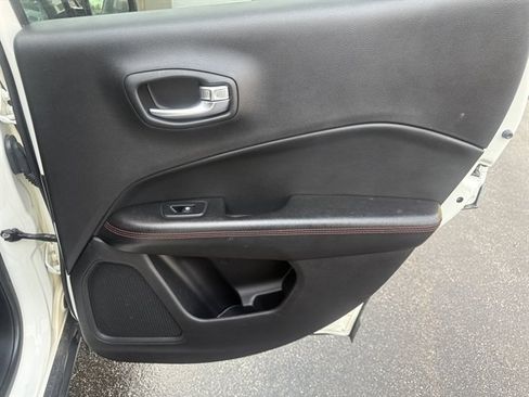 Used 2019 Jeep Compass Trailhawk AWD/4WD image 37