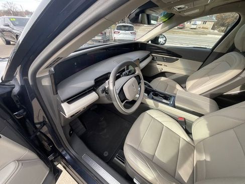 Used 2024 Lincoln Nautilus Premier w/ Equipment Group 102A image 14