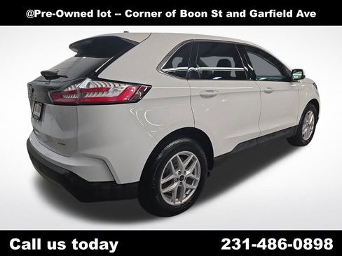 Used 2023 Ford Edge SEL image 5