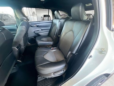 Used 2021 Toyota Highlander XSE image 26