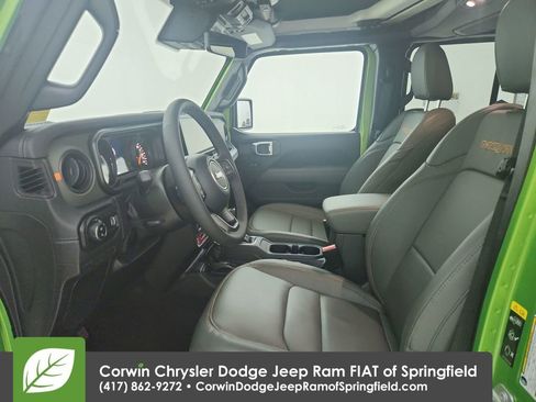 Used 2025 Jeep Gladiator Mojave image 10