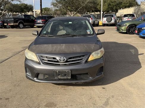 Used 2013 Toyota Corolla LE image 2
