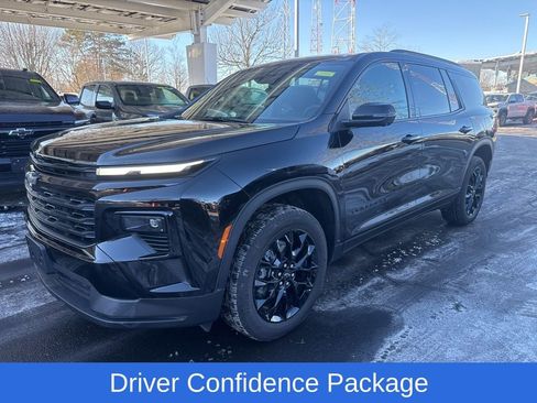 Used 2026 Chevrolet Traverse LT w/ Midnight/Sport Edition image 3