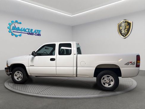 Used 2000 Chevrolet Silverado 1500 4x4 Extended Cab w/ Firm Ride Suspension Pkg image 2
