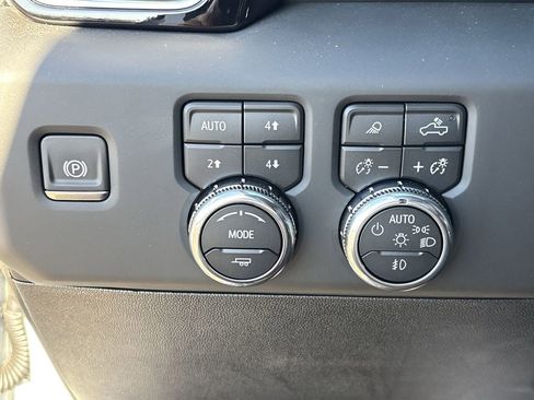 New 2026 GMC Sierra 3500 Denali Ultimate image 18