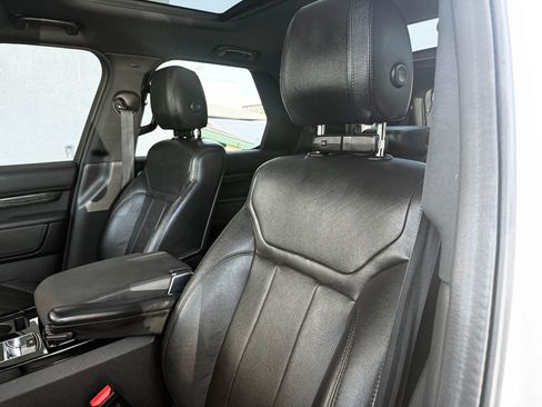 Used 2020 Land Rover Discovery HSE image 26