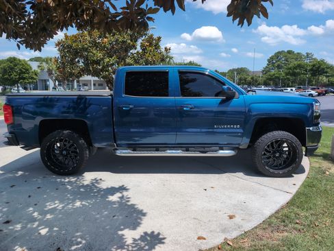 Used 2018 Chevrolet Silverado 1500 LT w/ All Star Edition AWD/4WD image 11