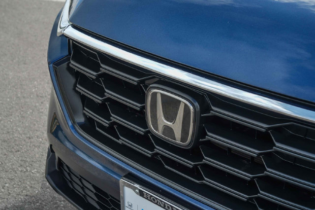 Used 2025 Honda CR-V LX image 11