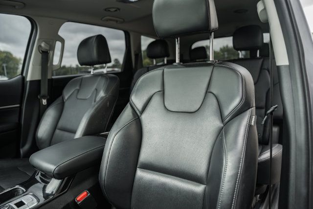 Used 2025 Kia Telluride S AWD/4WD image 46