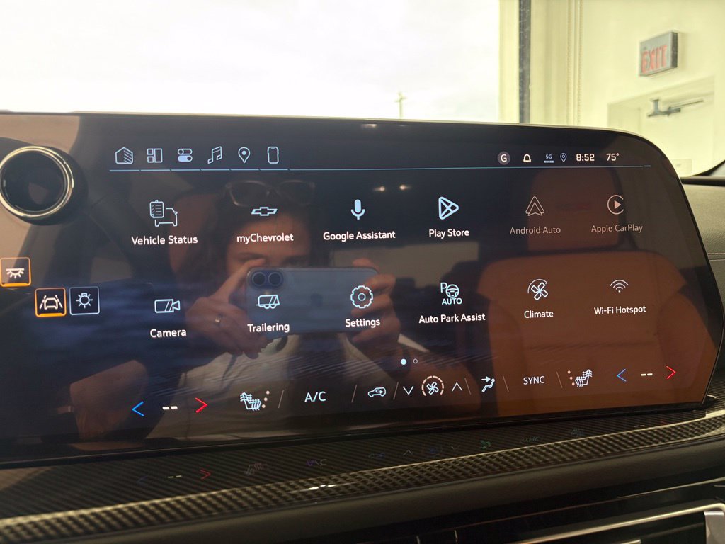 New 2027 Chevrolet Traverse Z71 w/ Enhanced Driving Package AWD/4WD image 8