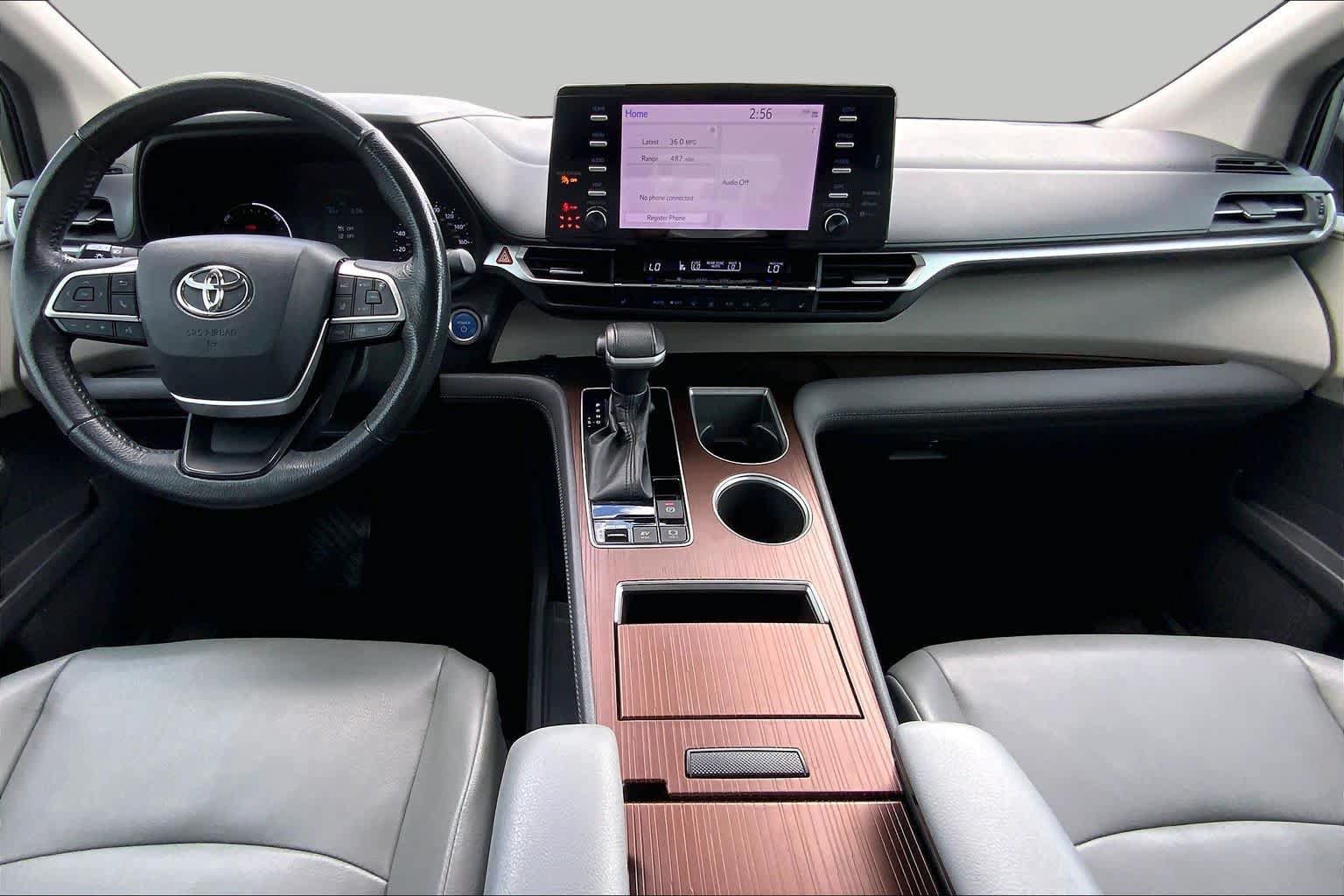 Used 2022 Toyota Sienna XLE FWD image 16