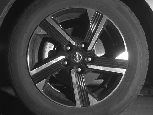 Used 2025 Nissan Sentra SV FWD image 12