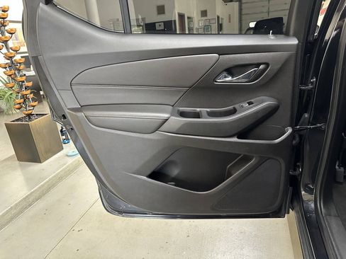 Used 2019 Chevrolet Traverse LT w/ LPO, Floor Liner Package FWD image 12