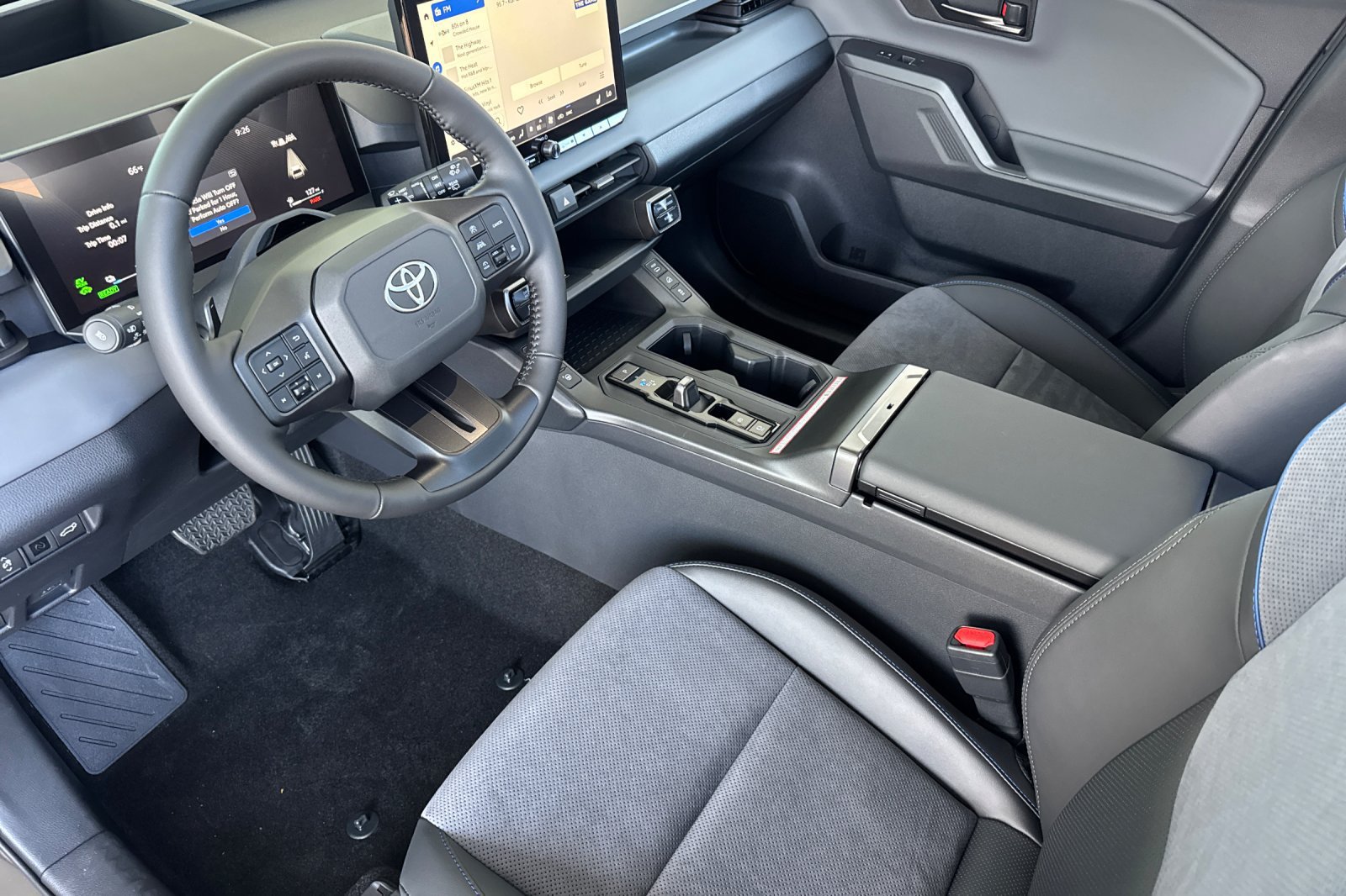 Used 2026 Toyota RAV4 XSE w/ Panoramic Sun Roof Package AWD/4WD image 12