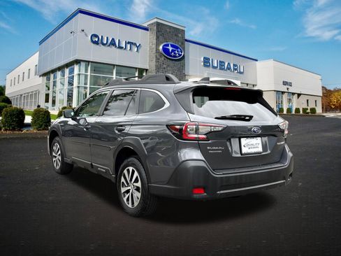 Used 2024 Subaru Outback Premium AWD/4WD image 2