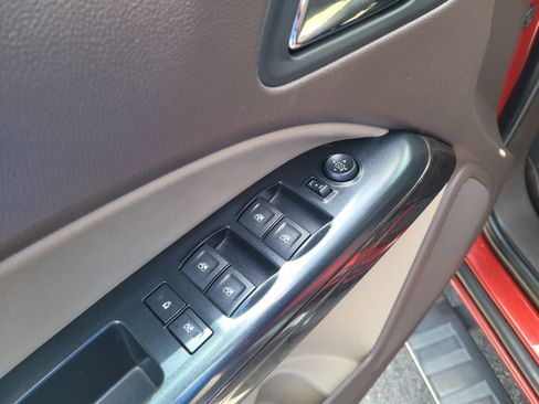Used 2015 GMC Canyon SLT w/ Driver Alert Package RWD image 11