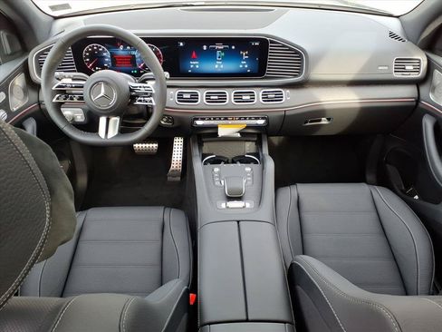 Used 2026 Mercedes-Benz GLS 450 4MATIC image 8