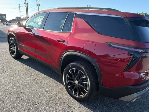 New 2026 Chevrolet Traverse LT w/ Sun and Wheel Package FWD image 10
