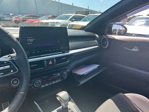 Used 2023 Kia Forte GT-Line w/ GT-Line Premium Package FWD image 17