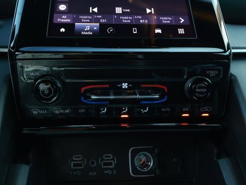 New 2025 Jeep Grand Cherokee Laredo X w/ Trailer Tow Package image 18