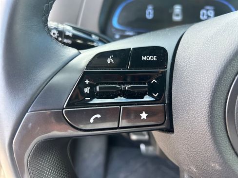 Used 2025 Hyundai Elantra Sport FWD image 18