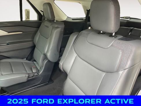 New 2025 Ford Explorer Active w/ Active Comfort Package image 13