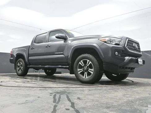 Used 2019 Toyota Tacoma TRD Sport AWD/4WD image 24