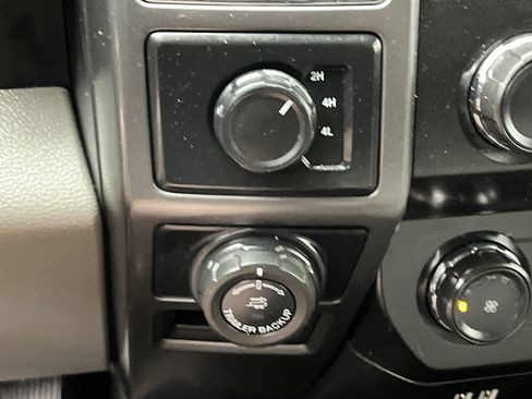Used 2019 Ford F150 XLT w/ Equipment Group 302A Luxury AWD/4WD image 19