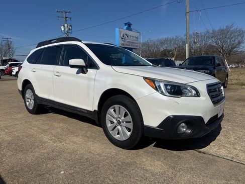 Used 2017 Subaru Outback 2.5i Premium w/ Popular Package #1 AWD/4WD image 3